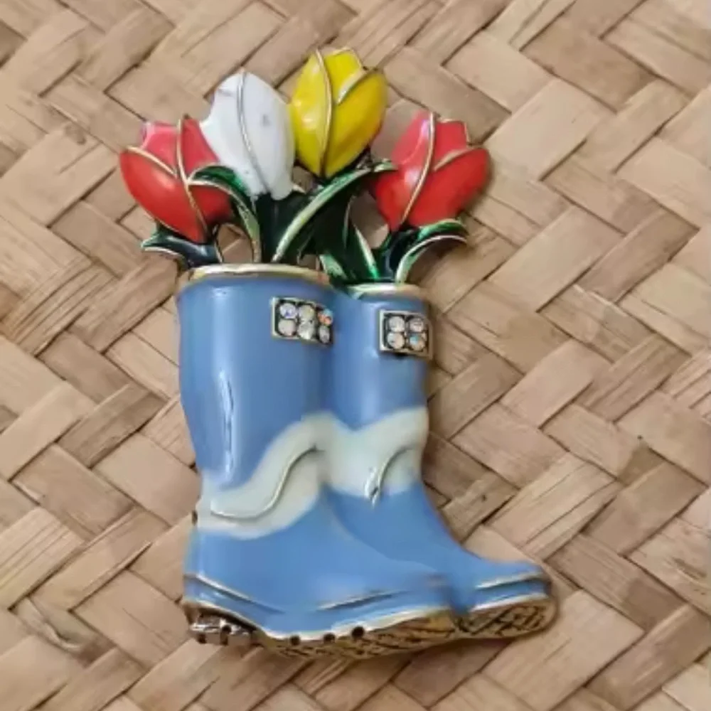 Floral Boot Tulip Blue Gold Brooch